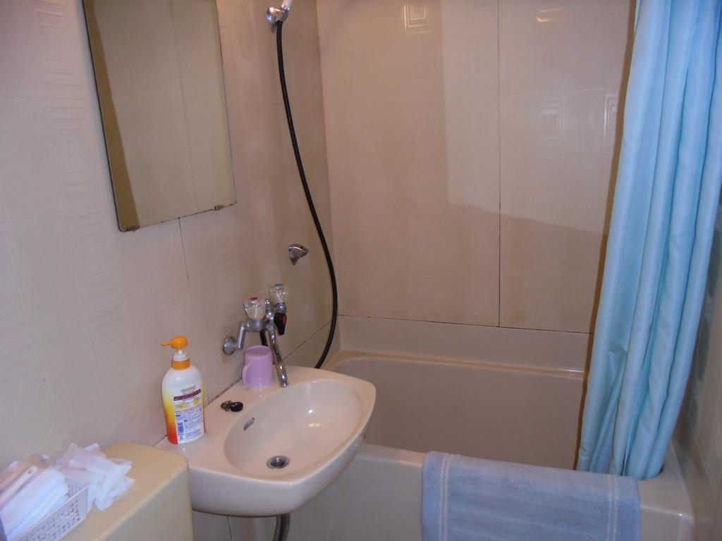 Yoshino Ryokan Осака Экстерьер фото